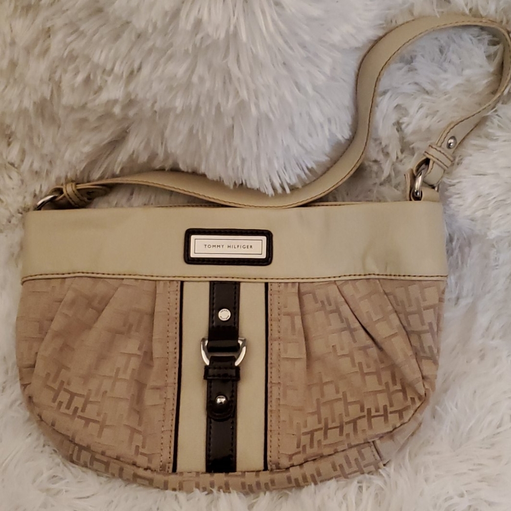 Small tan Tommy Hilfiger bag